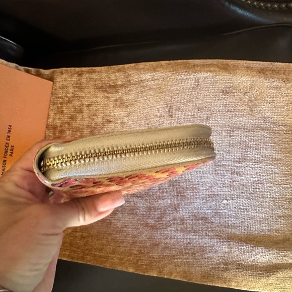 Authentic Louis Vuitton Limited Edition Stephen Sprouse Leapard Vernis Wallet - Picture 5 of 16